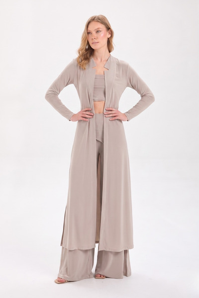 By Yaren Yazıcı Μπεζ άμμου ασύμμετρο σχέδιο γιακά με σχισμή και ένα κουμπί, S...