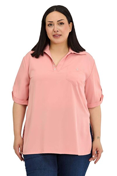 DISENTIS MODEST Μπλούζα σε μεγάλο μέγεθος με κουμπιά στο γιακά και λεπτομέρει...