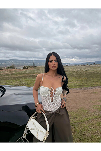 kırmızı butiks Λευκό κορμάκι με δαντέλα και οπές