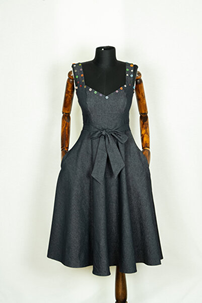 Sihirli Düğmeler Strappy Dress