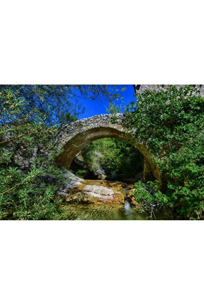 media Πίνακας σε καμβά: Πέτρινη γέφυρα πάνω από το ποτάμι, 60 x 40 εκ.