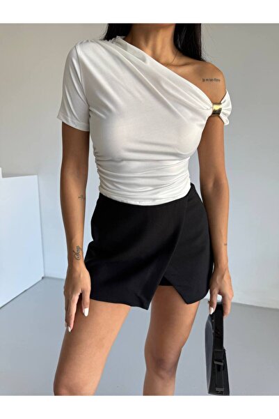 QUTTA Γυναικεία λευκή υφασμάτινη μπλούζα με αγκράφα και ανοιχτούς ώμους