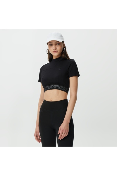 Lacoste تي شيرت نسائي قصة ضيقة ياقة مرتفعة متوسطة الطول مطبوع أسود