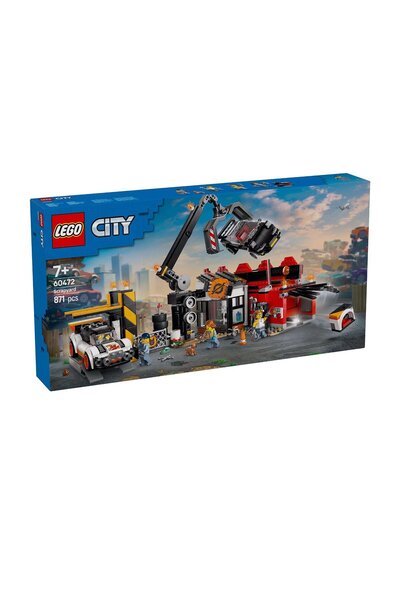 LEGO 871 Pieces Scrapyard With Car