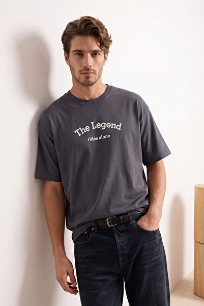 Συλλογή Trendyol Ανθρακί oversized / Μπλουζάκι με φαρδιά γραμμή Slogan με τύπ...