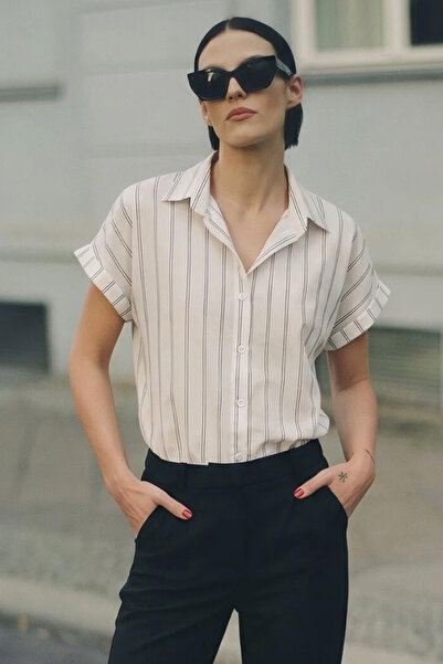 armonika Γυναικείο λευκό-μαύρο ριγέ κοντομάνικο πουκάμισο ARM-19Y001067