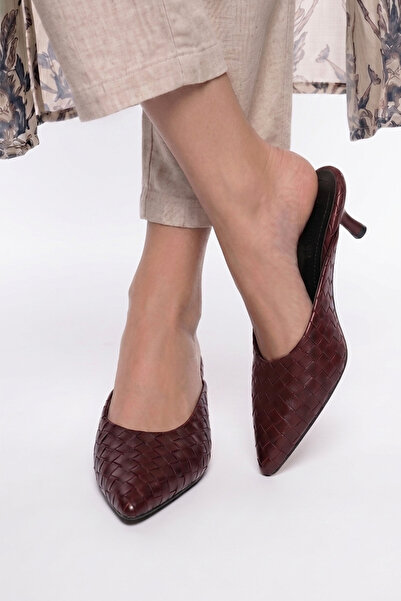 PAYZİN Πλεκτές παντόφλες Sabo από δέρμα μπορντό με μυτερή μύτη και λεπτό τακο...