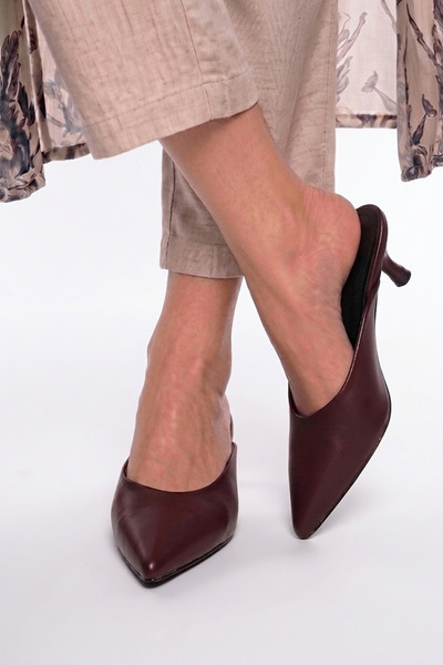 PAYZİN Παντόφλες Sabo από δέρμα μπορντό με μυτερή μύτη και λεπτό τακούνι 4 εκ...