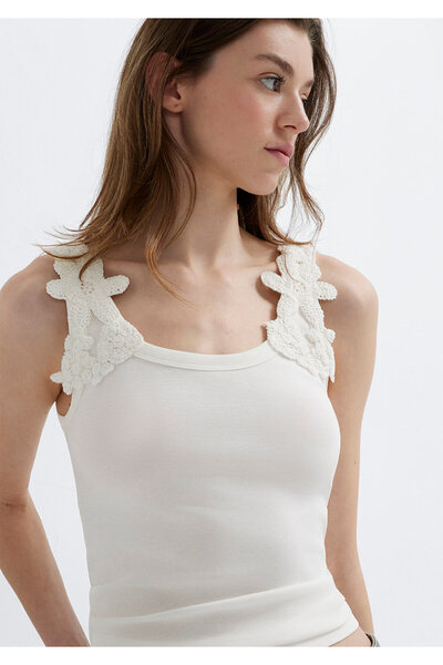 Mavi Δαντελένιο Τοπ Εκρού με Τιράντες Slim Fit / Στενή Γραμμή 1613943-70057