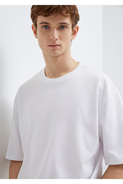 Mavi Besticktes weißes T-Shirt Relaxed Fit / Bequeme Passform 0613130-620