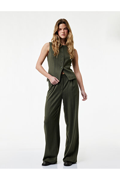 Koton Γιλέκο με στρογγυλή λαιμόκοψη με κουμπιά από φανελένιο ύφασμα