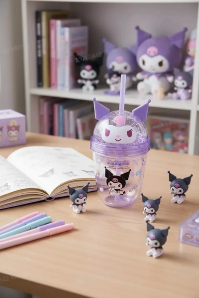 SANRIO Lisanslı Kuromi Tatlı Fabrikası Serisi Kulak Detaylı Pipetli Su Şişesi...