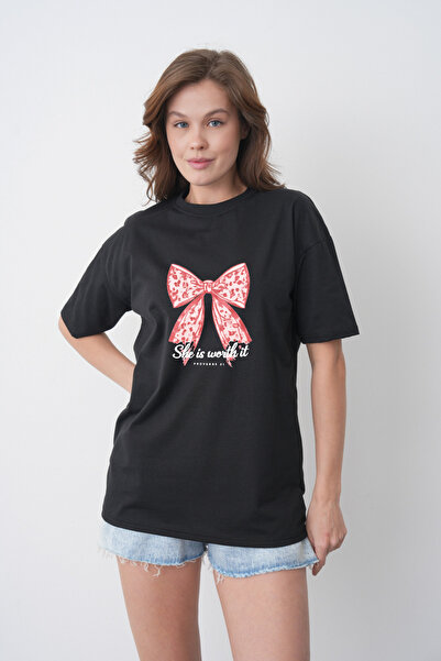 TREND EMMODA Tricou negru cu imprimeu cu fundă roz, cu decolteu rotund, cu im...