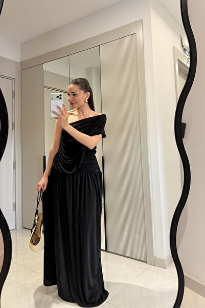 Gizem Ecemiş Melodie Siyah Drapeli Tek Omuz Elbise