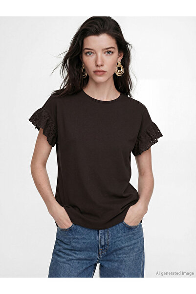 LC Waikiki Nevavm Oval Collar Embroidered Blouse with a Difference