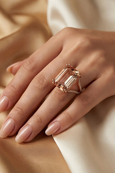 Utku Kuyumculuk 14 AYAR 18,23 CT MORGANİTE TAŞLI, 0,49 CT PIRLANTA TAŞLI ÖZEL...