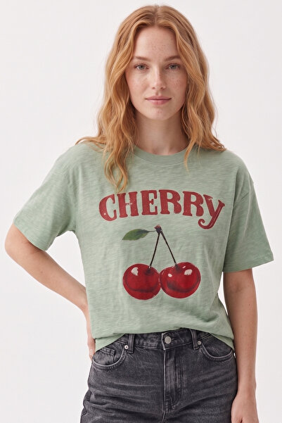 EFFRENATU Cherry Vintage Printed Oversize Cotton Women's T-Shirt – Relaxed Fi...