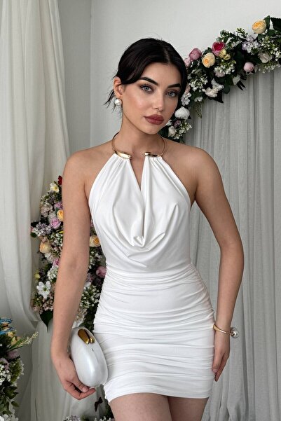 Julidress Μίνι φόρεμα μπόντικον με χρυσό κολιέ και ανοιχτή πλάτη