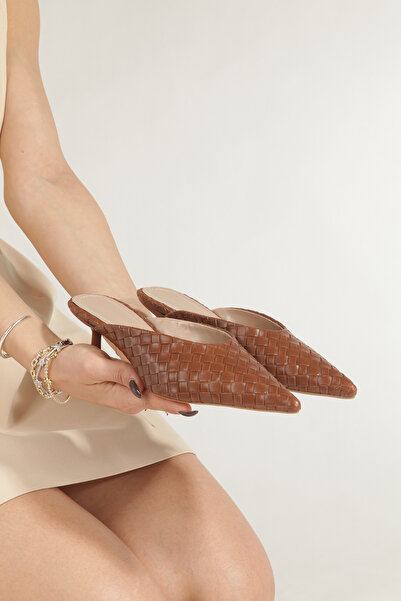 PAYZİN Πλεκτές παντόφλες Sabo Tan Skin με μυτερή μύτη και λεπτό τακούνι 4 εκ....