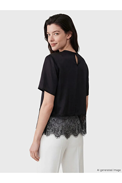 LC Waikiki Μαύρη μπλούζα ποπλίνα με λεπτομέρεια από δαντέλα και λαιμόκοψη ποδ...