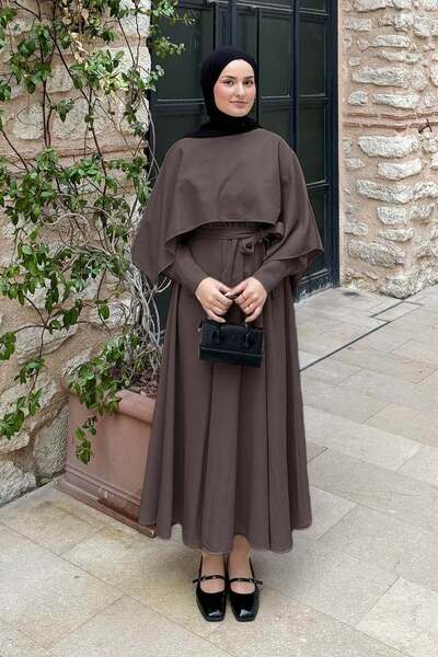 lamelif Φόρεμα με λεπτομέρεια κάπας σε καφέ απόχρωση