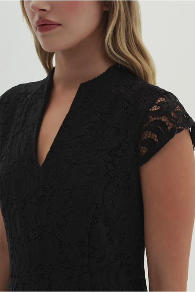 Naramaxx V-Neck Midi Length Lace Dress