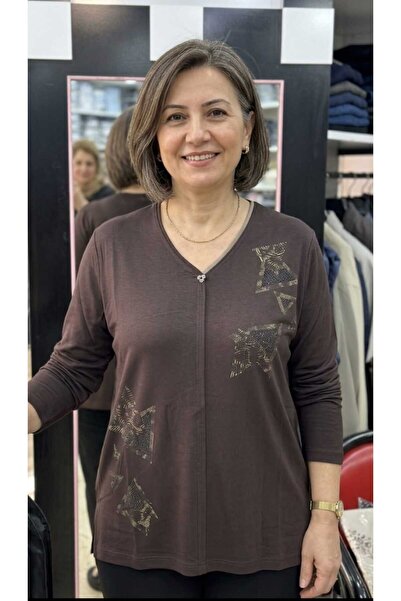 Aylin ΜΠΛΟΥΖΑ ΜΕ ΛΟΥΡΑΚΙΑ ΣΤΗΝ ΠΡΟΣΟΨΗ, ΜΕ ΜΑΚΡΙΑ ΜΑΝΙΚΙΑ ΚΑΙ ΛΟΥΡΑΚΙΑ ΣΤΗΝ Π...