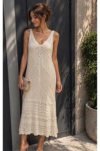 Budan Export Γυναικείο Κρεμ Φόρεμα με Διάτρητο Σχέδιο και Λαιμόκοψη V, Μάξι Κ...