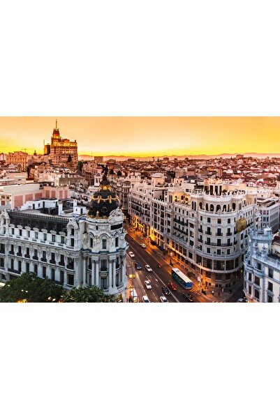 media Πίνακας σε καμβά: Μαδρίτη την ανατολή του ηλίου, 60 x 40 εκ.