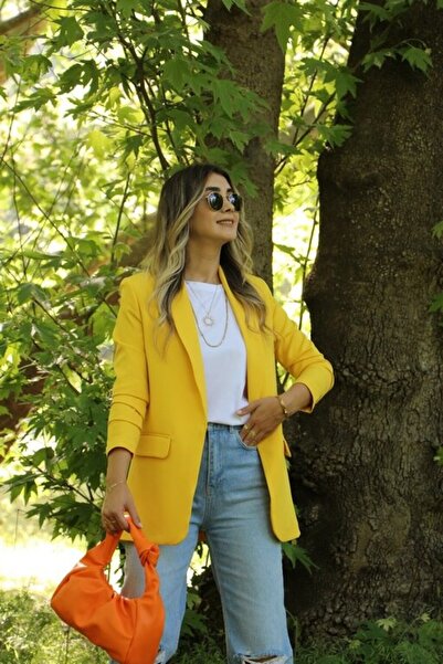 bytugcekaya Κίτρινο μπλέιζερ με λεπτομέρεια σούρας στα μανίκια