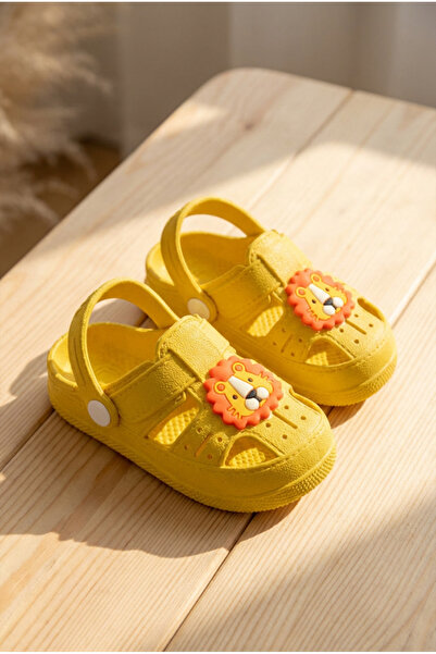 AvaLineAtelier Sarı Çocuk Sevimli Hayvan Figürlü Kaydırmaz Tabanlı Sandalet