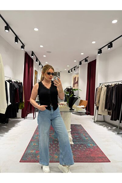 QUE STYLE Δαντελένιο εσώρουχο με λεπτομέρεια V-λαιμόκοψη