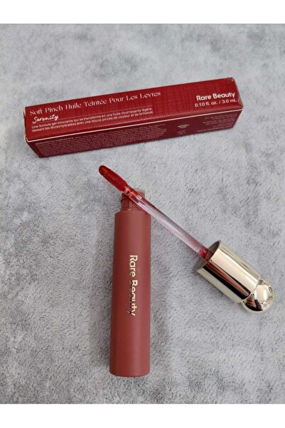 Rare Beauty υγρό κραγιόν