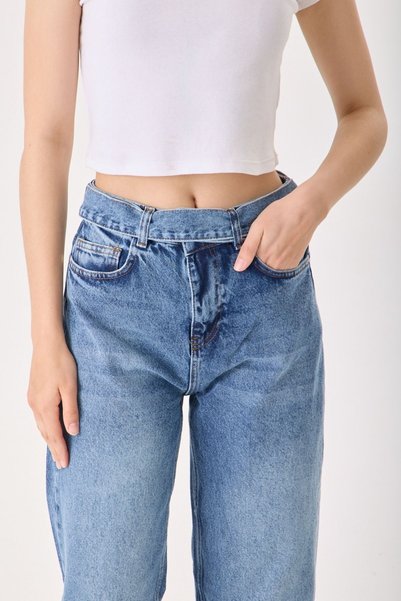 Eseclass Pantaloni de damă cu talie înaltă, cu detalii tip curea și croială largă