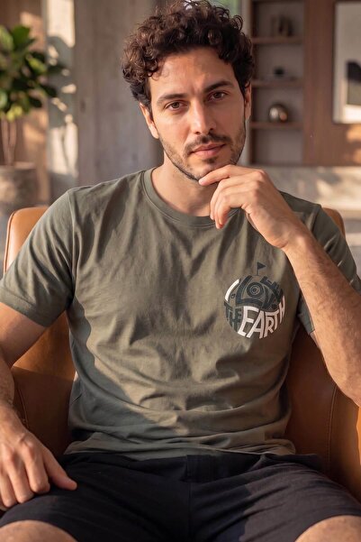 Pijamaevi Ανδρικό σετ πιτζάμες με κοντομάνικο σορτς με σχέδιο Haki Earth