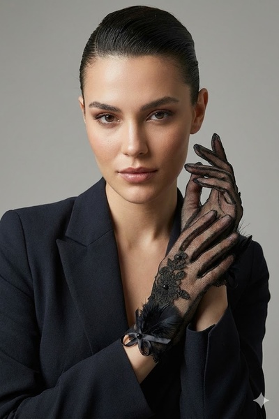 Hobigram Νυφικά γάντια από μαύρη δαντέλα και τούλι Florienne – Κομψό αξεσουάρ...