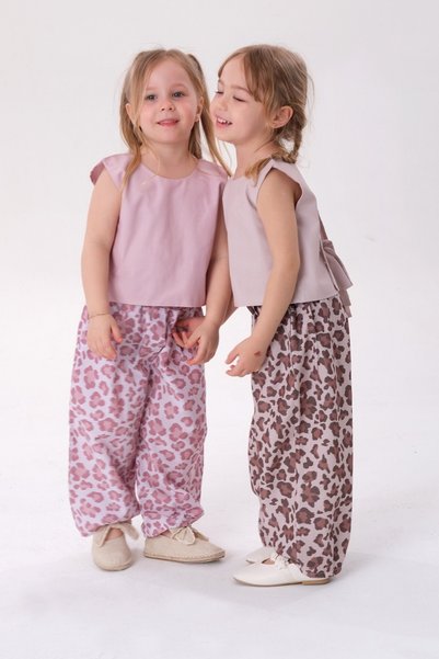 Sweet Luna Set de sus și de jos cu model leopard și șireturi roz