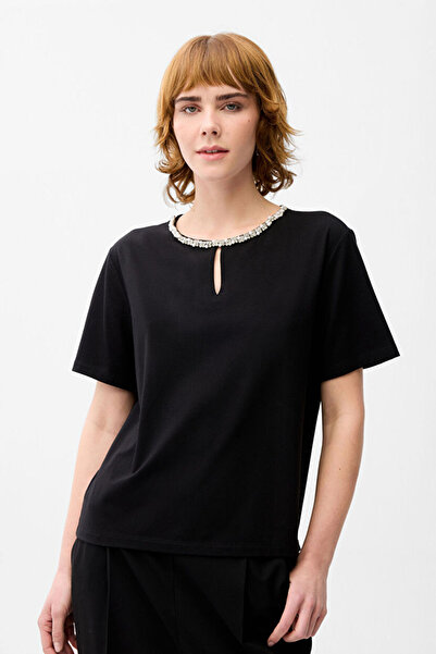 Love My Body Yakası Taşlı T-shirt