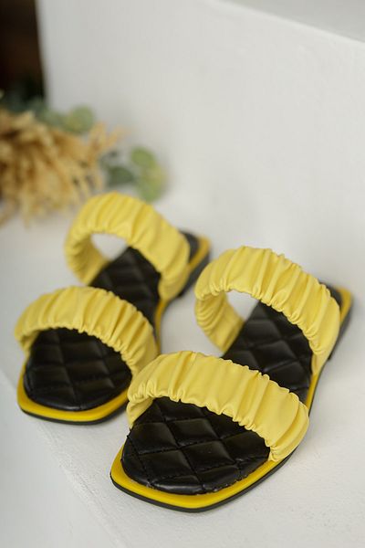 salto ayakkabı Yellow Wrinkled Slippers