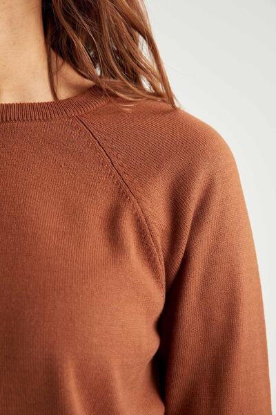 DeFacto Γυναικείο πουλόβερ πλεκτό σε καφέ χρώμα με μακρύ μπροστινό κοντό μέρος, εξαιρετικά απαλό με υφή I6913AZ20AU