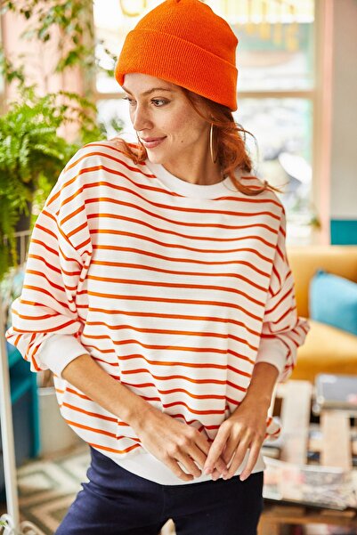 Olalook Kadın Beyaz Turuncu Çizgili Basic Yumuşak Dokulu Salaş Sweatshirt SWT-19000457