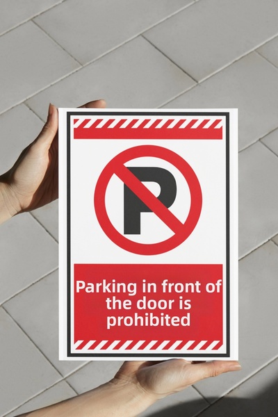 Happynesso "No Parking in Front of the Gate" Warning Sign 25X35 cm – Foil Pri...