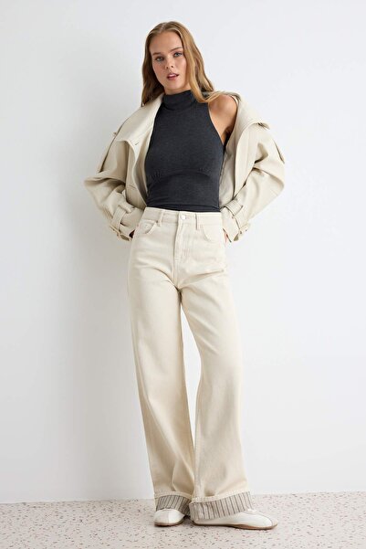 Trendyol Collection Blugi albi, 100% bumbac, cu detaliu la picior, talie norm...