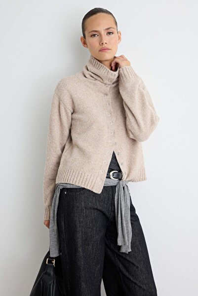 Trendyol Collection كارديجان صوف ناعم منسوج بياقة عالية من ماركة Wardrobe Ess...
