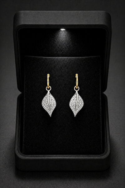 ÇEKİRDEK JEWELRY Işıklı Hediye kutulu 925 Gümüş Gümüş Yaprak Tasarım Küpe