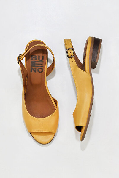 Bueno Shoes Sandale plate de damă din piele galbenă 01wq1007