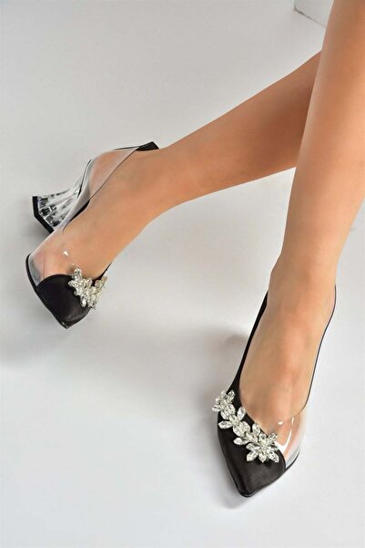 Fox Shoes حذاء سهرة نسائي مصنوع من قماش الساتان الأسود M246013204