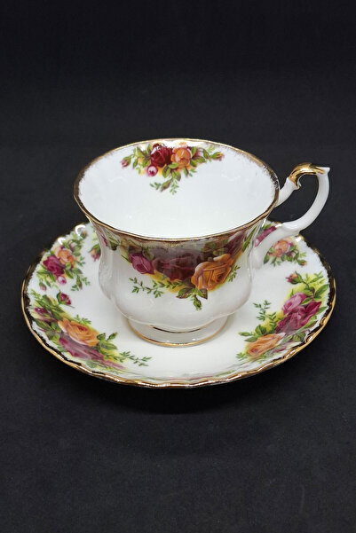 Royal Albert Old Country Roses England ANTIQUE Bone China Tea Cup & Saucer