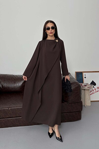 Esma Gündoğdu فستان أفا الطويل باللون البني