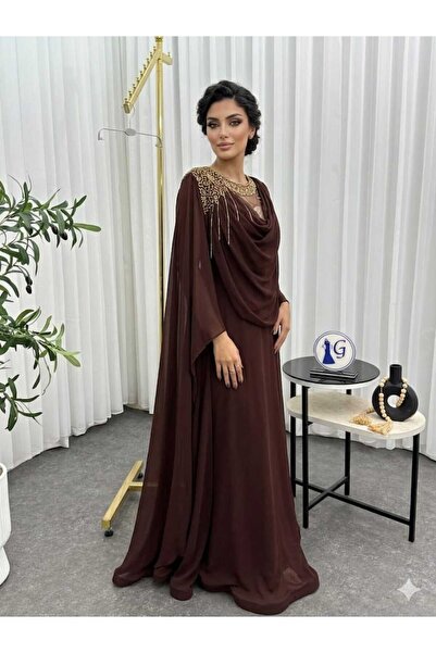 maria fashion Her Dress Is Beautiful.